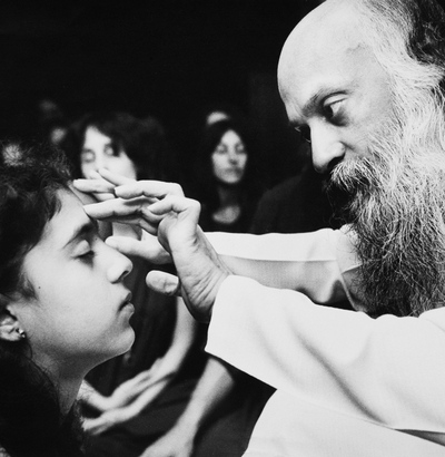 Osho Mystic Rose Therapy - An Article by Ma Deva Priya