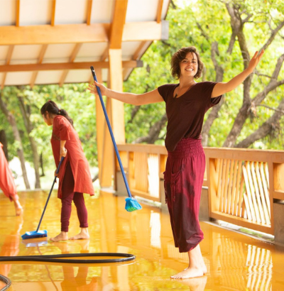 Cleanliness: Integral to OSHO Communes (by Priya)