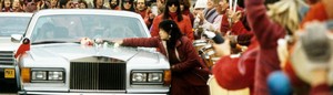 Osho Drives by in his Rolls Royce